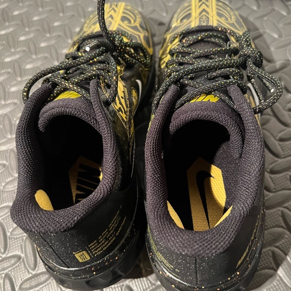 NEW Nike Alpha Huarache Elite 3 sz 8.5 Womens Baseball Cleats Black Gold - Picture 8 of 11